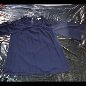 Daniel Rainn Cold Shoulder Top. Size L